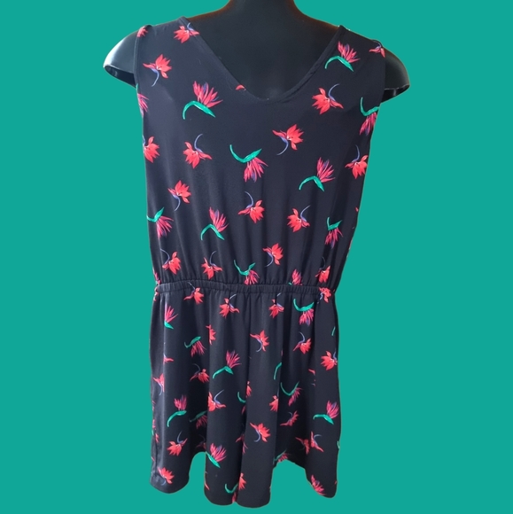 Simply Styled Ladies Floral Romper - Picture 2 of 10